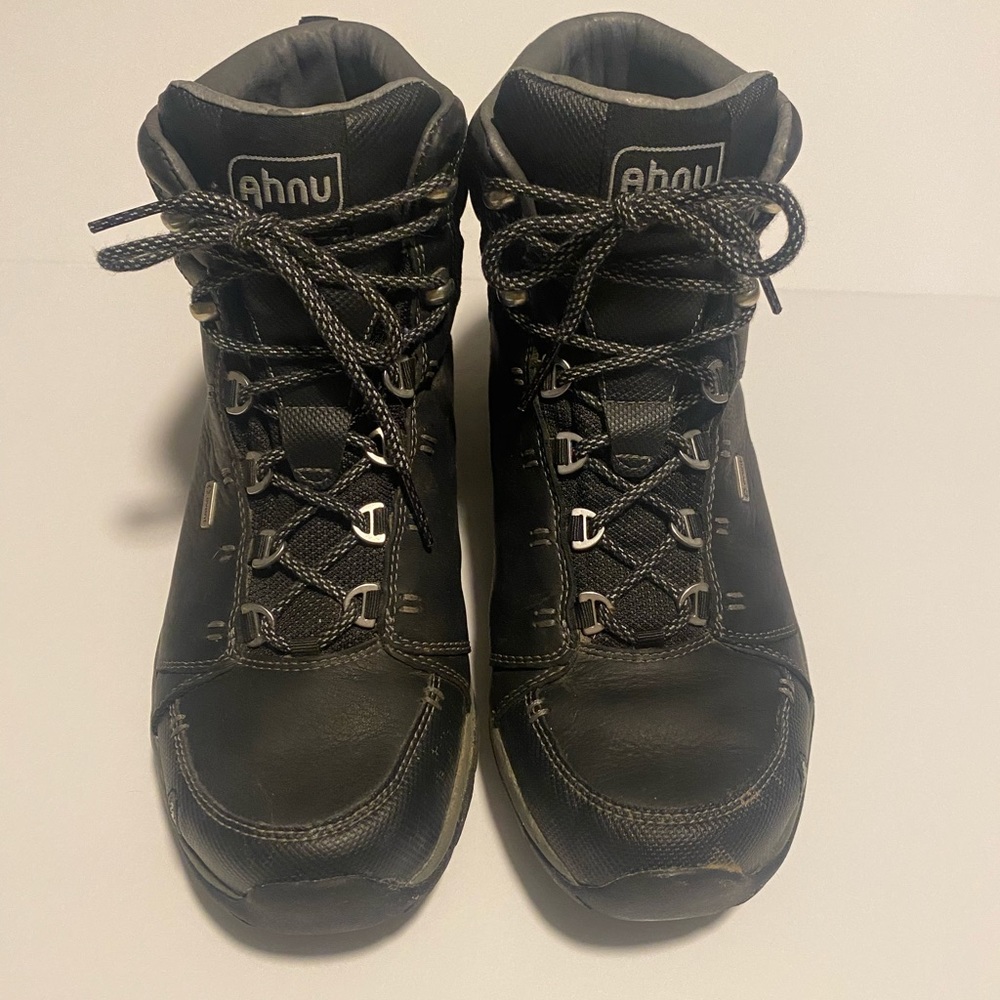 Ahnu boot- black- size women’s 8- the most comfortable boots- worn a few times